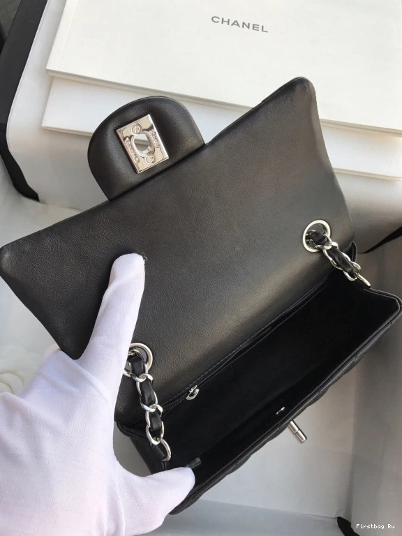 First Bag Ru CHANEL BAG FLAP 0817